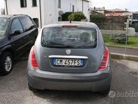 Usata Lancia Ypsilon 95 CV (69 kW) 2004 Grigio Utilitaria