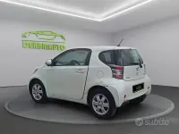Usata Toyota iQ Lounge 68 CV (50 kW) 2013 Bianco Utilitaria