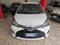 Usata Toyota Yaris Hybrid Style 75 CV (55 kW) 2015 Bianco Berlina