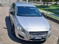 Usata Volvo V60 Momentum 163 CV (119 kW) 2011 Argento Station wagon