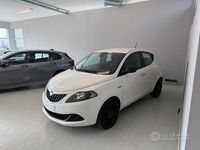 Usata Lancia Ypsilon Silver 69 CV (50 kW) 2022 Bianco Utilitaria