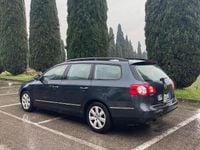 Usata VW Passat 75 CV (55 kW) 2008 Blu Berlina