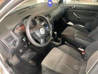 Usata VW Golf IV Highline 131 CV (96 kW) 2003 Grigio Berlina