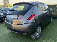 Usata Lancia Ypsilon 69 CV (50 kW) 2013 Grigio Utilitaria