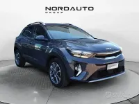 Second-hand Kia Stonic Style 120 CP (88 kW) 2022 Gri SUV