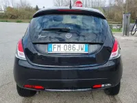 Usata Lancia Ypsilon Silver 69 CV (50 kW) 2018 Nero Utilitaria