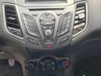 Usata Ford Fiesta 60 CV (44 kW) 2015 Bianco Berlina
