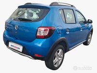 Usata Dacia Sandero Lauréate 90 CV (66 kW) 2014 Blu Berlina