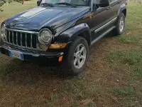Usata Jeep Cherokee 163 CV (119 kW) 2009 Nero SUV
