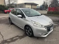 Usata Peugeot 208 95 CV (69 kW) 2014 Grigio Utilitaria