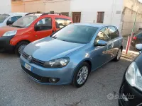 Usado VW Golf VI Highline 105 CV (77 kW) 2011 Gris Utilitario