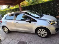 Usata Kia Rio EX 86 CV (63 kW) 2011 Argento Berlina