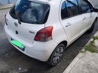 Usata Toyota Yaris 69 CV (50 kW) 2015 Utilitaria
