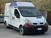 Usata Renault Trafic 100 CV (73 kW) 2005 Bianco Monovolume