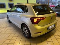 Usata VW Polo 95 CV (69 kW) 2023 Grigio Berlina