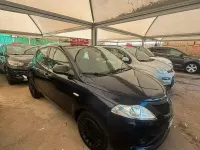 Usata Lancia Ypsilon Gold 69 CV (50 kW) 2018 Blu Utilitaria