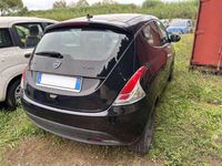 Używany Lancia Ypsilon Gold 70 KM (51 kW) 2023 Czarny Hatchback
