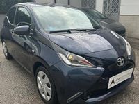 Usata Toyota Aygo X-play 69 CV (50 kW) 2015 Blu Utilitaria