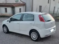Usata Fiat Grande Punto 65 CV (47 kW) 2009 Bianco Utilitaria
