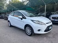 Usata Ford Fiesta 92 CV (67 kW) 2009 Bianco Berlina