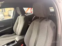 Usata Peugeot 2008 GT 130 CV (95 kW) 2024 Grigio SUV