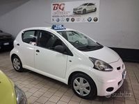 Usata Toyota Aygo 68 CV (50 kW) 2012 Bianco Utilitaria