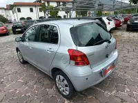 Usata Toyota Yaris Luxury 69 CV (50 kW) 2009 Grigio Utilitaria
