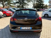 Käytetty Opel Astra Cosmo 110 HP (80 kW) 2015 Musta Sedan