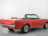 Usata Ford Mustang 215 CV (158 kW) 1966 Rosso Cabrio