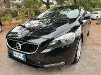 Usata Volvo V40 Kinetic 120 CV (88 kW) 2018 Nero Berlina