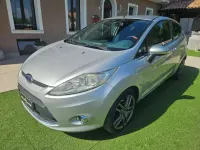 Usata Ford Fiesta Titanium 68 CV (50 kW) 2009 Bianco Berlina