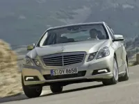 Usata Mercedes E220 Avantgarde 170 CV (125 kW) 2012 Grigio Utilitaria