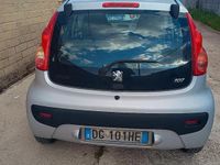 Usata Peugeot 107 68 CV (50 kW) 2007 Grigio Utilitaria
