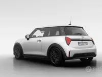 Nuova Mini Cooper 114 kW (156 CV) 2026 P0c6a nanuq white Utilitaria