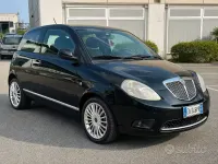 Usata Lancia Ypsilon 77 CV (56 kW) 2010 Nero Utilitaria