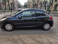 Begagnad Peugeot 207 Sport 75 HK (55 kW) 2009 Svart Sedan