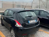 Usata Lancia Ypsilon Silver 95 CV (69 kW) 2016 Nero Utilitaria