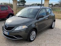 Usata Lancia Ypsilon Gold 69 CV (50 kW) 2017 Grigio Utilitaria