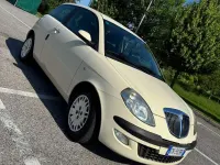 Usata Lancia Ypsilon 60 CV (44 kW) 2004 Beige Utilitaria