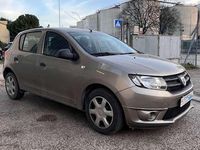 Usata Dacia Sandero Ambiance 75 CV (55 kW) 2013 Argento Berlina