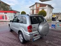 Usata Toyota RAV4 115 CV (84 kW) 2004 Grigio SUV
