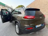 Usata Jeep Cherokee 170 CV (125 kW) 2014 Verde SUV