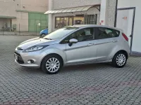 Usata Ford Fiesta Titanium 82 CV (60 kW) 2010 Argento Utilitaria