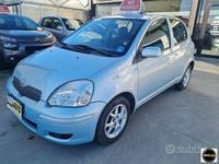 Usata Toyota Yaris 87 CV (63 kW) 2005 Argento Utilitaria