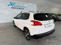 Usata Peugeot 2008 Allure 92 CV (67 kW) 2014 Bianco SUV