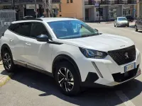 Usata Peugeot 2008 Allure 110 CV (80 kW) 2022 Bianco SUV