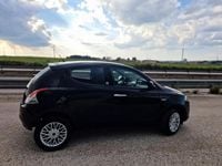 Usata Lancia Ypsilon Gold 85 CV (62 kW) 2015 Nero Utilitaria