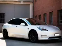 Usata Tesla Model 3 Long Range AWD 152 kW (208 CV) 2019 Bianco Berlina