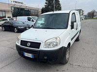 Usata Fiat Doblò 103 CV (75 kW) 2009 Bianco Monovolume