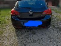 Usata Opel Astra Cosmo 110 CV (80 kW) 2010 Nero Berlina